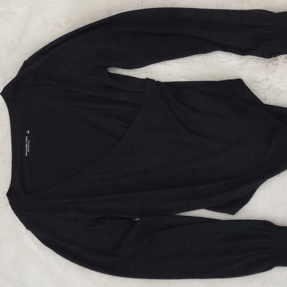 ABERCROMBIE & FITCH TOP. - Picture 10 of 11